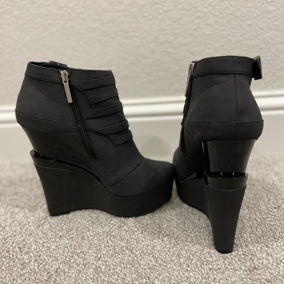 MICHAEL ANTONIO STUDIO BLACK TRIPLE WEDGE BOOTIES - Picture 3 of 7